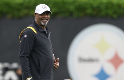 Steelers DC offers pep talk to media over defensive struggles