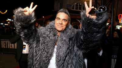 Robbie Williams Is Throwing A Free Concert In Melbourne Today So Get Your Ass To Fed Square RN