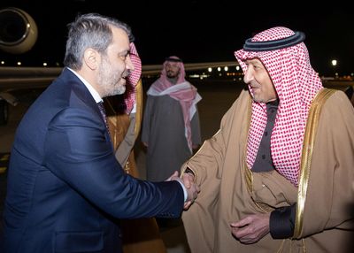 Syria FM in Saudi Arabia on maiden trip as new rulers reset regional ties