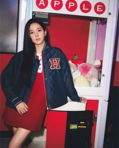 Jisoo Joyfully Rings in the New Year With Tommy Hilfiger in a New Advertising Campaign