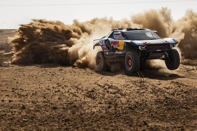 Sainz predicts "strange" tactical battle in Dakar Rally