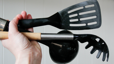 How to replace black plastic tools for a healthier, non-toxic kitchen in 2025