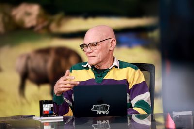 Carville urges Dems to go "populist"