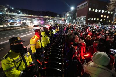 South Korean investigators head to Seoul in attempt to detain impeached President Yoon Suk Yeol