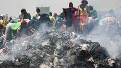 Traders reeling as fire destroys Ghana's largest clothes market