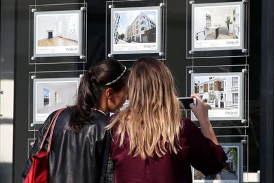 Number of mortgage approvals made to home buyers dipped in November