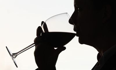 Alcohol should carry warning label for cancer risk, US surgeon general says