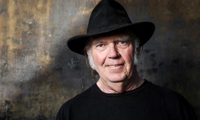 Neil Young confirms he will headline Glastonbury after ‘error in information’ prompted him to pull out