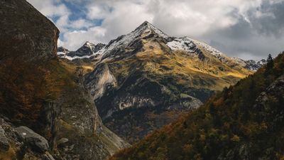 Hikers warned after 2 die in separate New Year's day falls on same Pyrenean trail