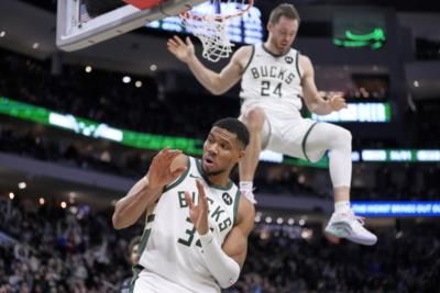 Giannis Antetokounmpo Sets NBA Record In Bucks' Loss