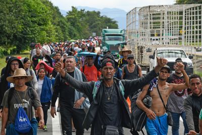 First Migrant Caravan of 2025 Leaves For The U.S., Mexican Authorities Seek To Dismantle It