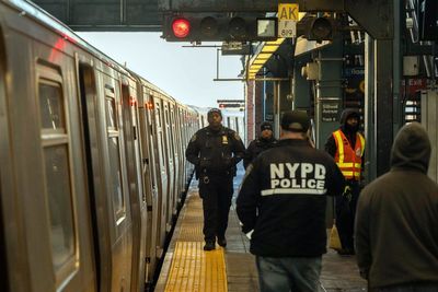 New York governor to push for expanded mental health laws, citing violent subway crimes