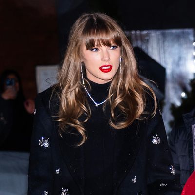 Taylor Swift Styles Her Unexpectedly Affordable Date-Night Tennis Necklace Like a Billionaire, With $70,875-Worth of Diamond Jewelry