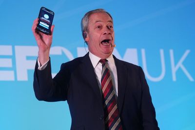 Farage calls out Badenoch directly on Reform UK membership at conference