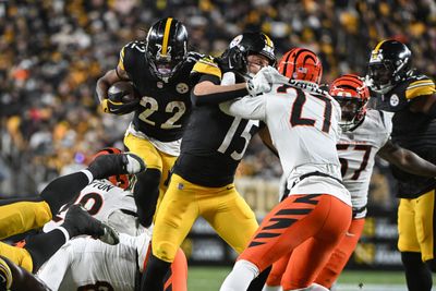 Steelers squander opportunities and trail Bengals at halftime