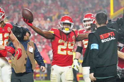 Is Kareem Hunt playing today? Injury updates for Chiefs RB