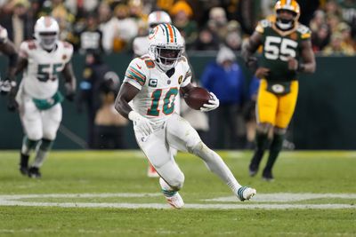 Is Tyreek Hill playing today? Injury updates for Dolphins WR