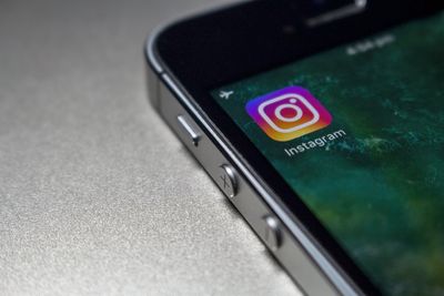 How to turn off active status on Instagram