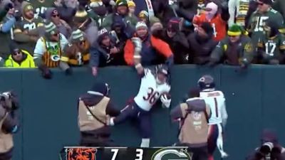 Bears’ Jonathan Owens's Lambeau Leap Fail Leads to Lots of Simone Biles Jokes