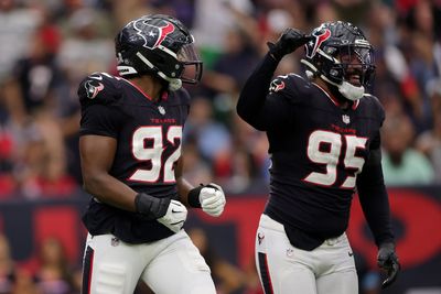 Derek Barnett of Texans rumbles to big man scoop and score