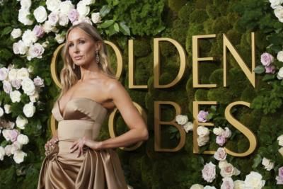 Comedian Nikki Glaser To Host Golden Globe Awards