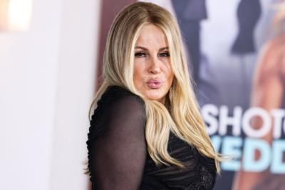 Jennifer Coolidge's Hilarious Award Presentation Steals The Show