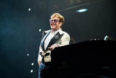 Elton John Reassures Fans About His Eyesight Concerns