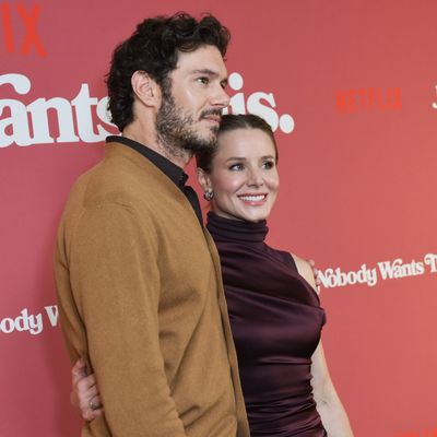 Everybody Wants Kristen Bell and Adam Brody’s Golden Globes Hair Secrets