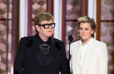 Elton John pokes fun at eyesight battle as he presents Golden Globe