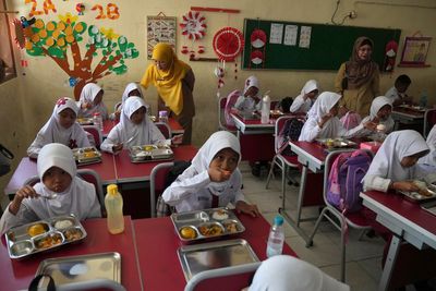 Indonesia launches free meals program to feed children and pregnant women to fight malnutrition