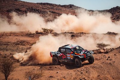 Dakar 2025, Stage 2: Al-Rajhi wins 48h test, Lategan takes lead and Sainz loses time