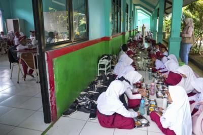 Indonesia Launches  Million Free Nutritious Meal Program