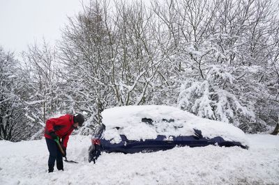 Met Office issues fresh snow warning for London with travel disruption expected