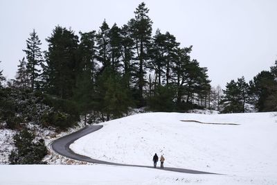 New weather warnings issued for snow and ice as travel disruption continues