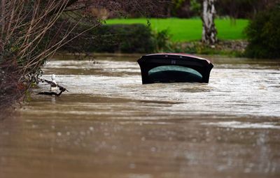 Lincolnshire and Leicestershire floods: Major incidents declared as severe flooding leaves dozens trapped