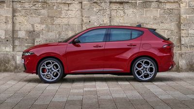 The Alfa Romeo Tonale is Way Cheaper for 2025