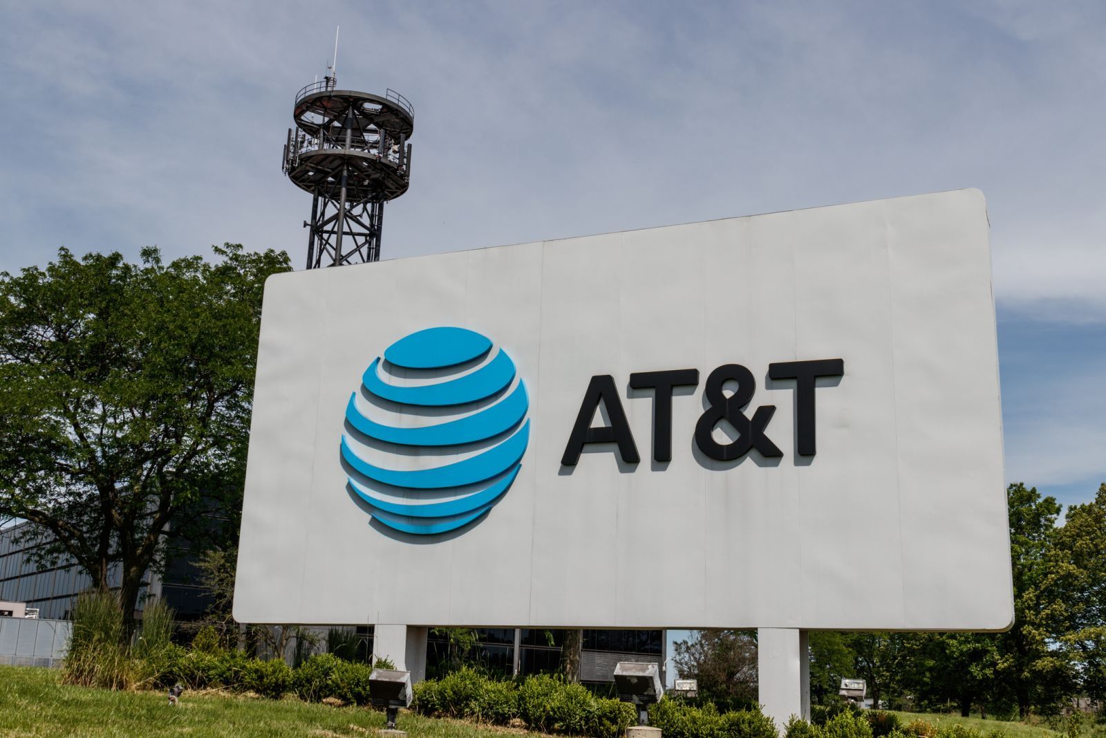 AT&T's Quarterly Earnings Preview: What You Need to…