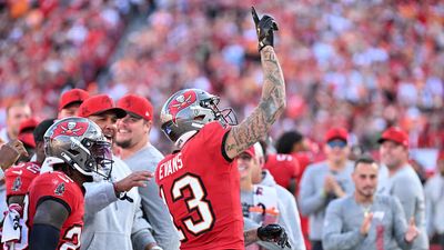 Cameras Caught Behind the Scenes Footage of Mike Evans Tying Jerry Rice Record