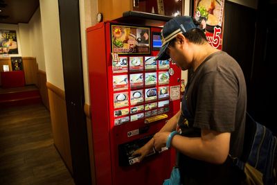 Japan’s vending machines now serve authentic ramen in a can