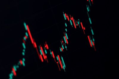 UK long-term borrowing costs jump to highest level since 1998