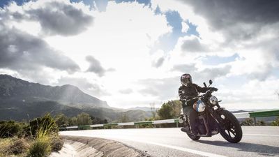 The Triumph Speed Twin 900 Is Absolutely Built For Miles Of Effortless Fun