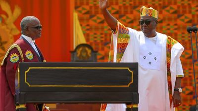 John Mahama takes oath as Ghana's president amid severe economic crisis