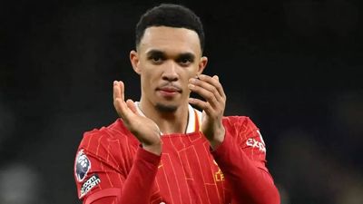 Contract issues not affecting Alexander-Arnold's form, says Liverpool's Arne Slot
