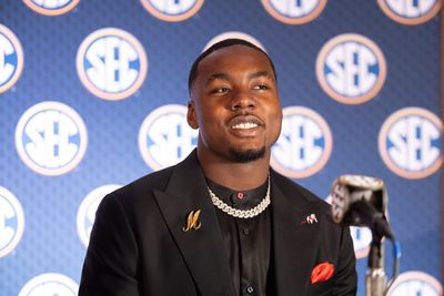 All-SEC Georgia edge rusher declares for NFL draft