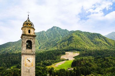 Two Britons missing for nearly a week in the Dolomites, charity says