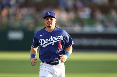 Dodgers trade second baseman Gavin Lux to Reds