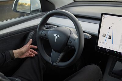 Analysts mixed on Tesla after sales results, Full Self-Driving