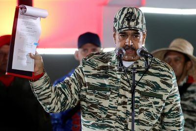 Venezuela On Tenterhooks Ahead Of Rival Protests, Maduro Swearing-in