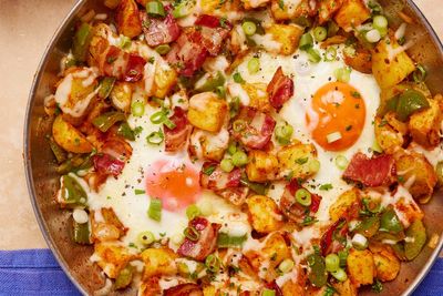 Cheesy breakfast potatoes: The ultimate low-calorie brunch treat