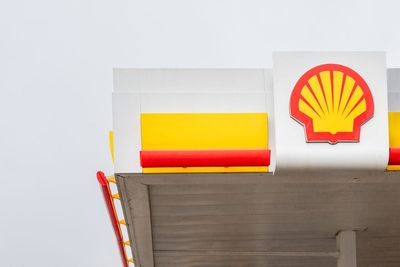 Shell expects to face £1bn bill over emissions certificates for a single quarter